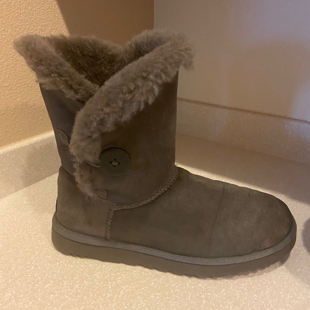 Ugg boots size 9
